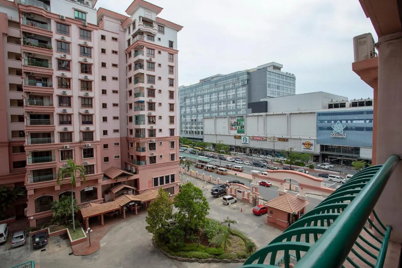 Marina Court Kota Kinabalu-Stay And Get Cash Rebate Ma­lay­sia